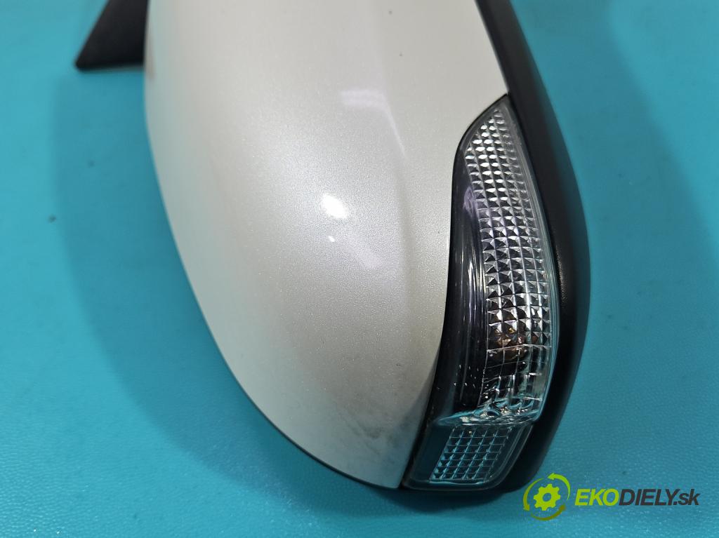 Toyota Auris II 2012-2018 1.8 16V 99 HP automatic 73 kW 1798 cm3 5- zrkadlo pravé  (Kľučka dverí ostatné)