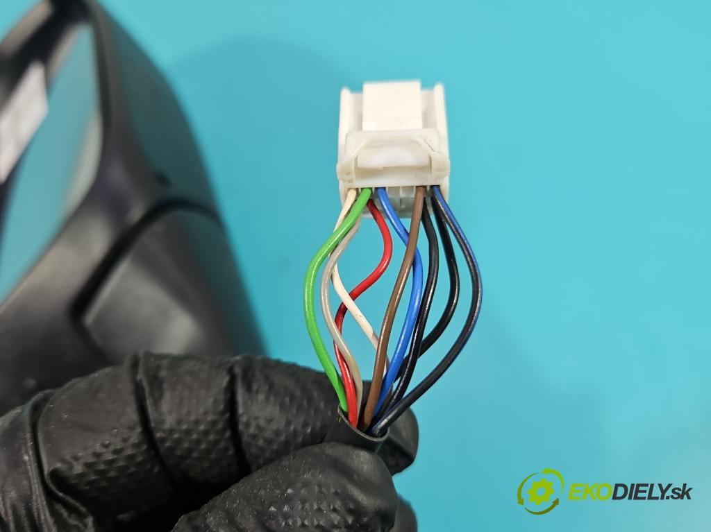 Toyota Auris II 2012-2018 1.8 16V 99 HP automatic 73 kW 1798 cm3 5- zrkadlo pravé  (Kľučka dverí ostatné)