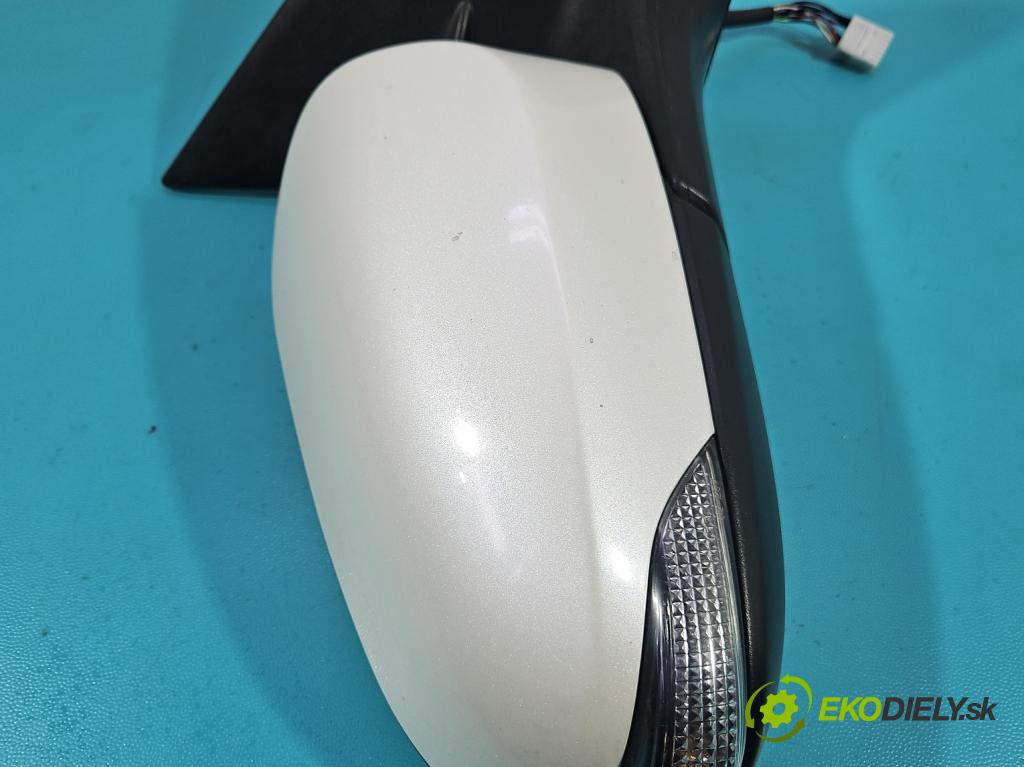 Toyota Auris II 2012-2018 1.8 16V 99 HP automatic 73 kW 1798 cm3 5- zrkadlo pravé  (Kľučka dverí ostatné)