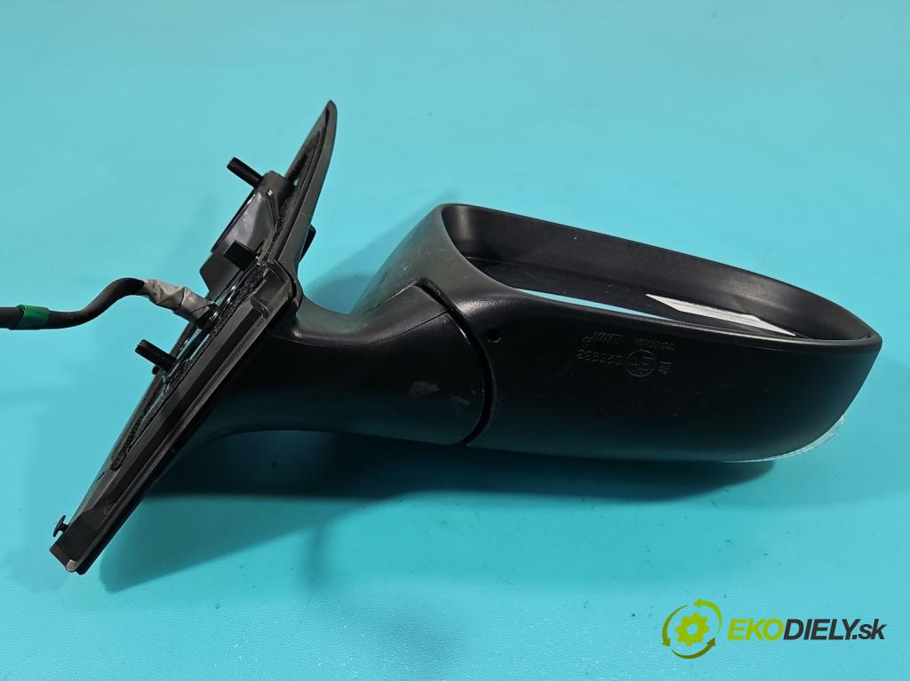 Toyota Auris II 2012-2018 1.8 16V 99 HP automatic 73 kW 1798 cm3 5- zrkadlo pravé  (Kľučka dverí ostatné)