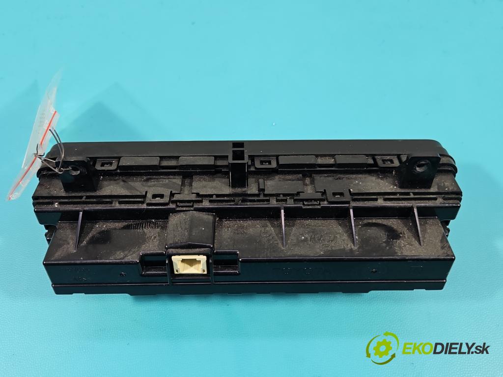 Toyota Auris II 2012-2018 1.8 16V 99 HP automatic 73 kW 1798 cm3 5- panel kúrenia 75H695