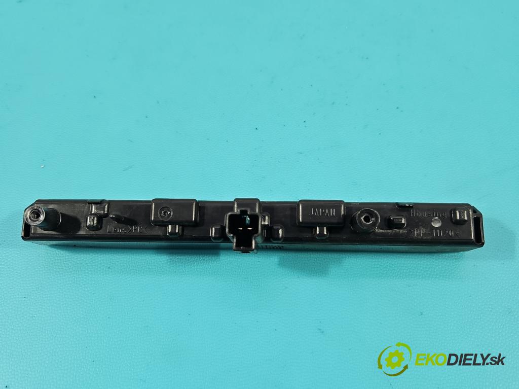 Toyota Auris II 2012-2018 1.8 16V 99 HP automatic 73 kW 1798 cm3 5- světlo: stop: