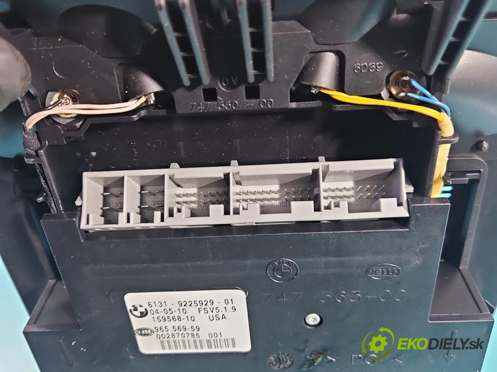 Bmw X5 E70 2006-2013 3.0d 245KM automatic 180 kW 2993 cm3 5- světlo interiéru 9225929