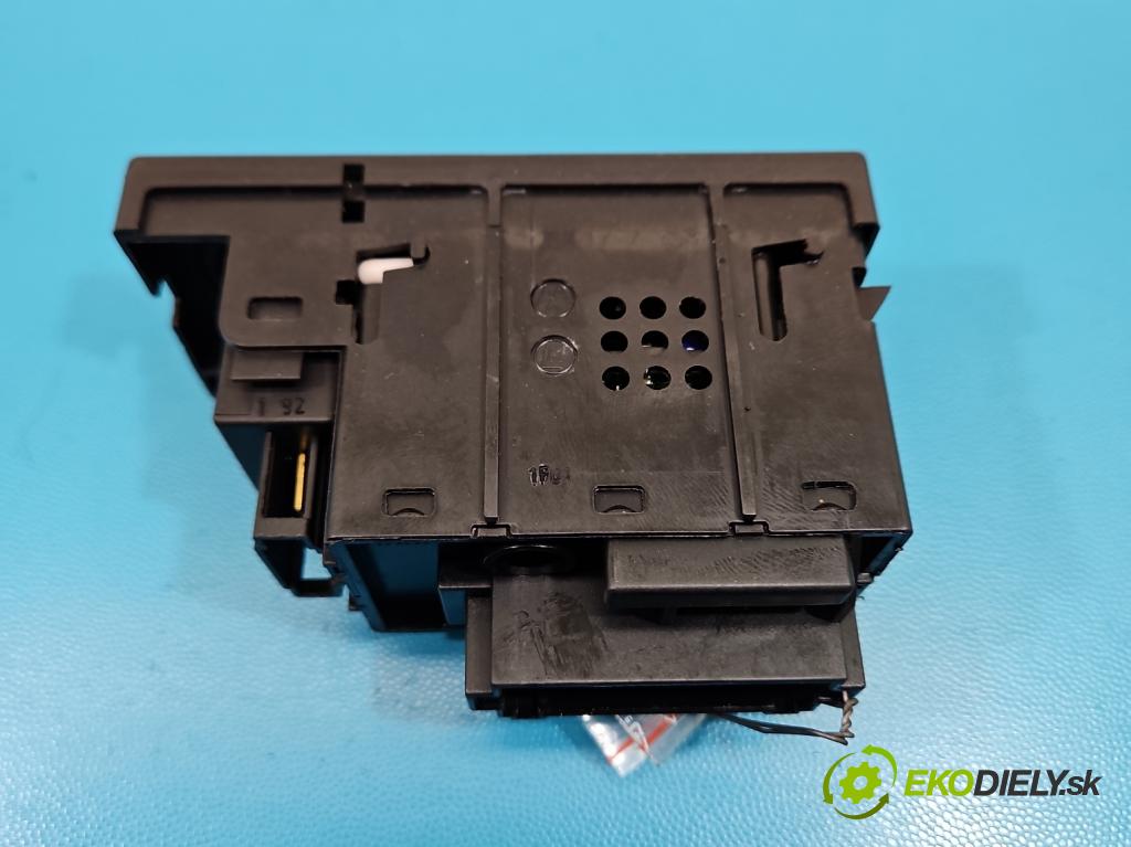 Vw Golf III 1991-1998 1.4 8V 60 HP manual 44 kW 1391 cm3 3- prepínač světla: na doska: 1H6941532