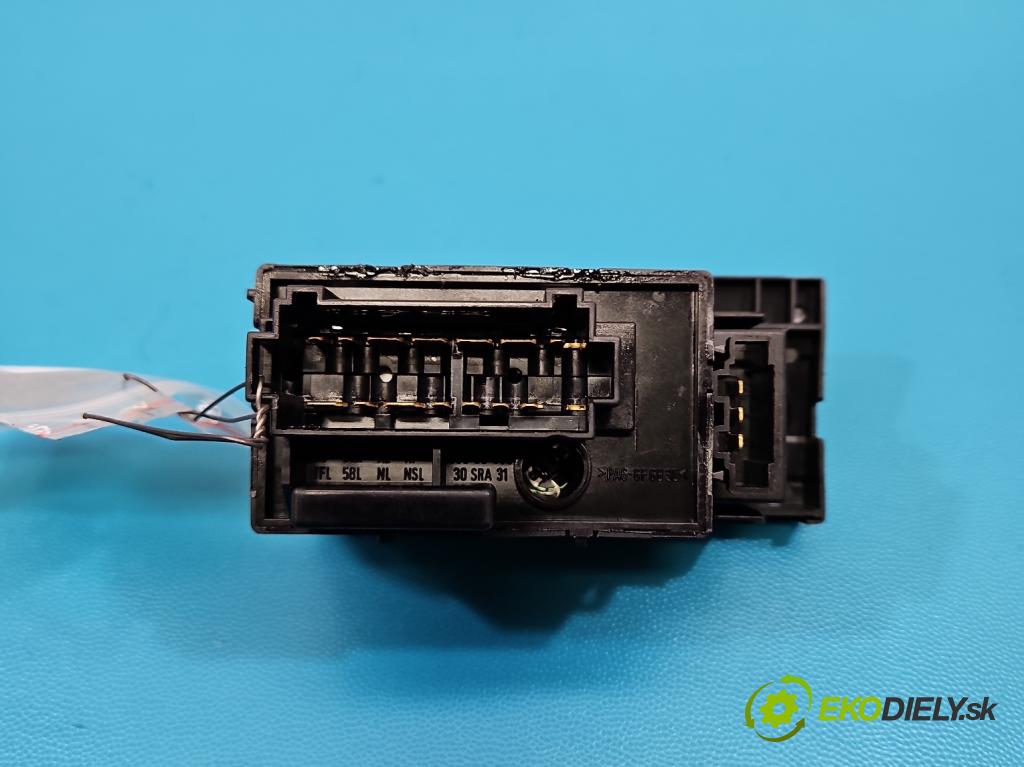 Vw Golf III 1991-1998 1.4 8V 60 HP manual 44 kW 1391 cm3 3- prepínač světla: na doska: 1H6941532