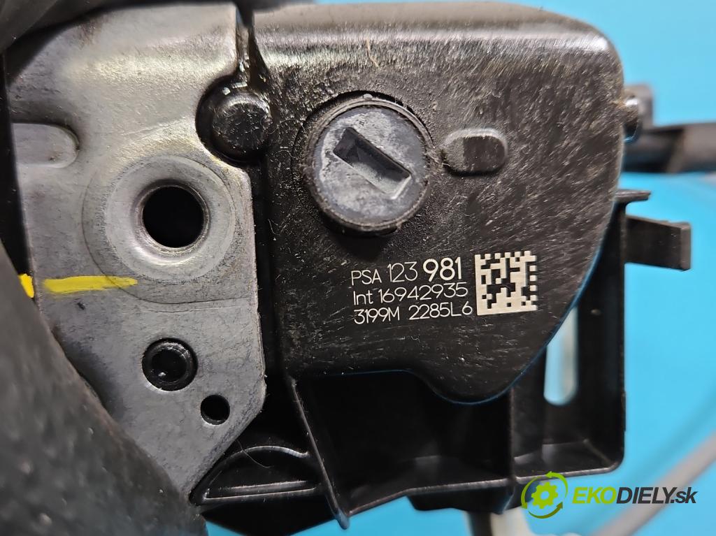 Citroen C3 III 2016-2024 1.2 12V 83 hp manual 61 kW 1199 cm3 5- zámek přední levý 16942935