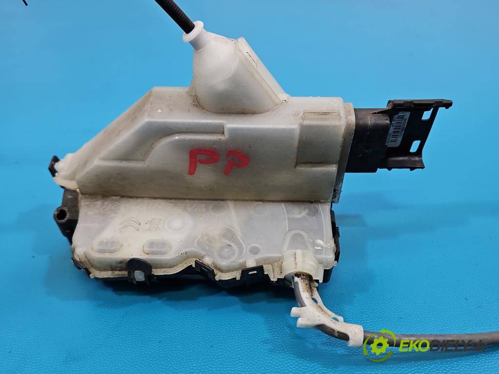 Citroen C3 III 2016-2024 1.2 12V 83 HP manual 61 kW 1199 cm3 5- zámok predné pravý 16942937