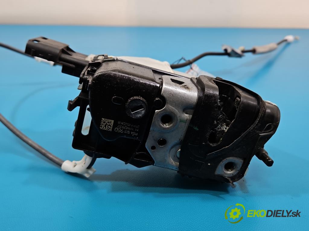 Citroen C3 III 2016-2024 1.2 12V 83 HP manual 61 kW 1199 cm3 5- zámok predné pravý 16942937