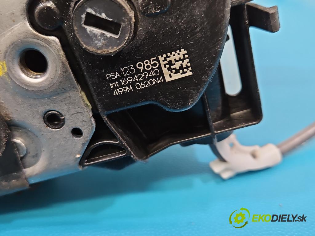 Citroen C3 III 2016-2024 1.2 12V 83 HP manual 61 kW 1199 cm3 5- zámok zadné ľavý 16942940