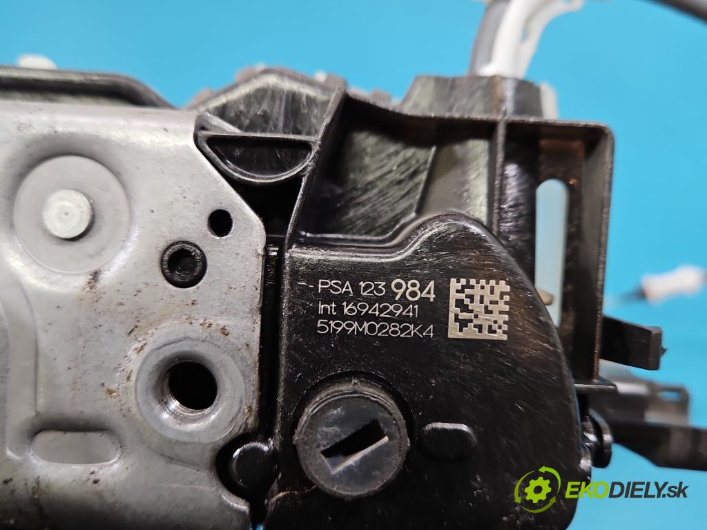 Citroen C3 III 2016-2024 1.2 12V 83 hp manual 61 kW 1199 cm3 5- zámek zadní pravý 123984