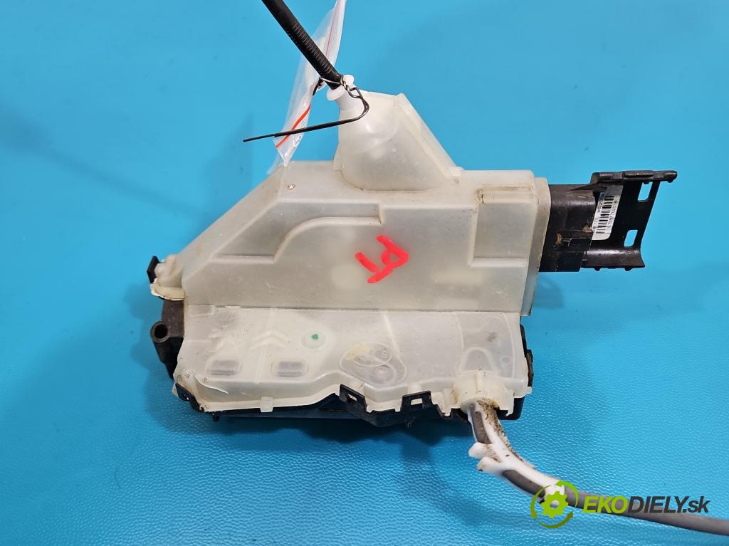 Citroen C3 III 2016-2024 1.2 12V 83 hp manual 61 kW 1199 cm3 5- zámek zadní pravý 123984