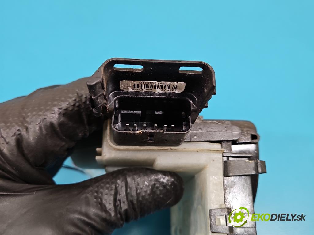 Citroen C3 III 2016-2024 1.2 12V 83 hp manual 61 kW 1199 cm3 5- zámek zadní pravý 123984