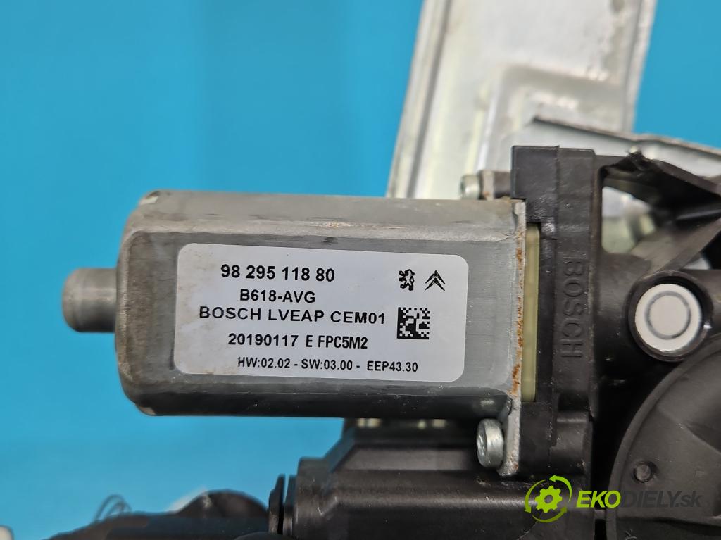 Citroen C3 III 2016-2024 1.2 12V 83 hp manual 61 kW 1199 cm3 5- mechanismus stahování přední levý 9829511880