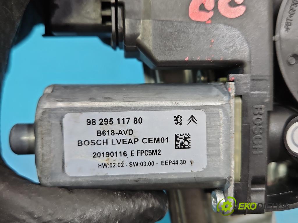 Citroen C3 III 2016-2024 1.2 12V 83 HP manual 61 kW 1199 cm3 5- mechanizmus okna predné pravý 9829511780