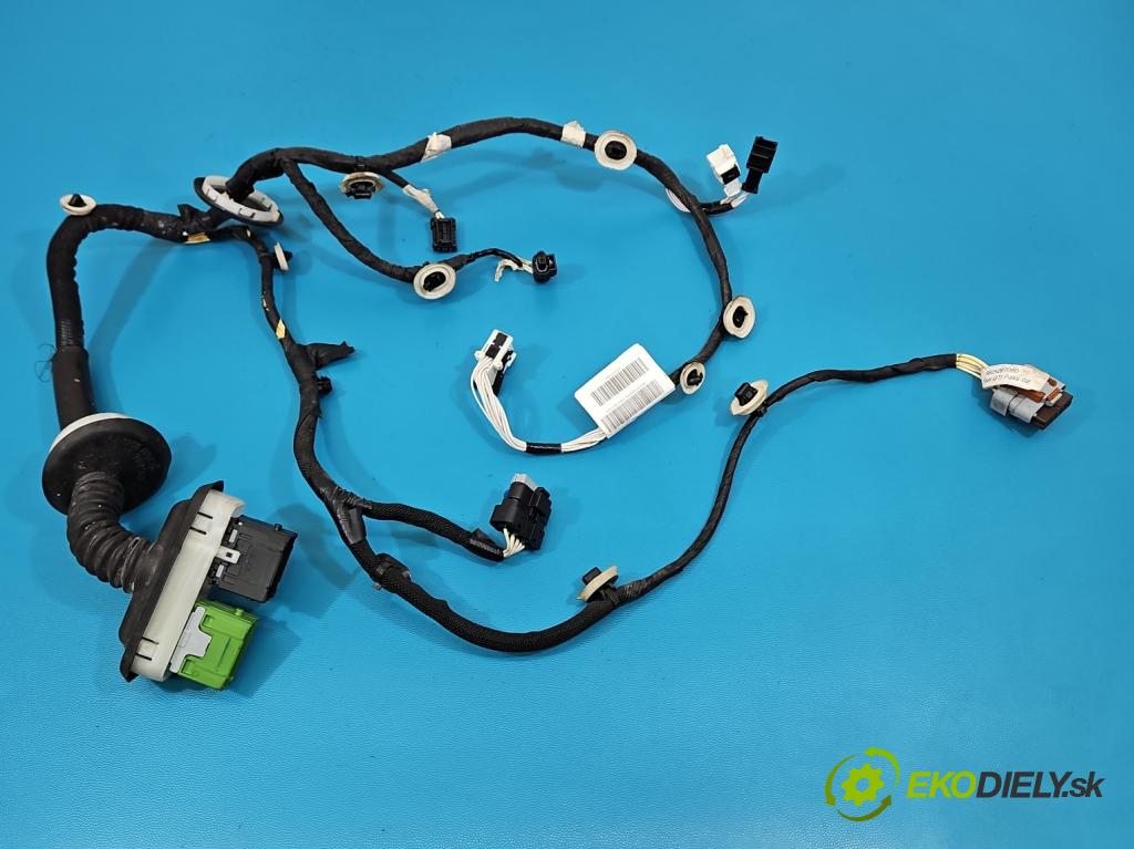 Citroen C3 III 2016-2024 1.2 12V 83 HP manual 61 kW 1199 cm3 5- Zväzok: dvere predné vľavo: 9825267080