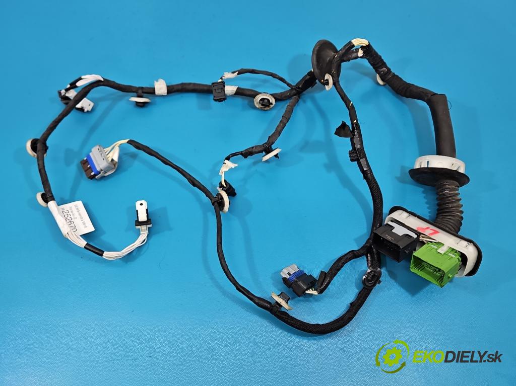 Citroen C3 III 2016-2024 1.2 12V 83 HP manual 61 kW 1199 cm3 5- Zväzok: dvere predné vľavo: 9825267080