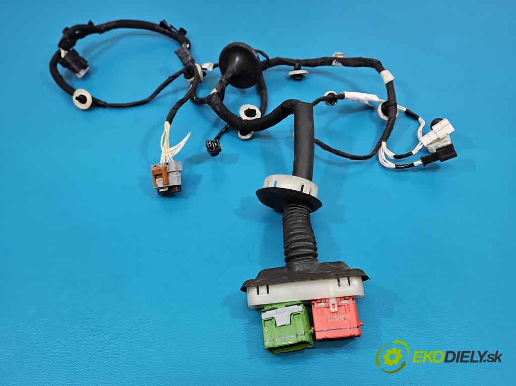 Citroen C3 III 2016-2024 1.2 12V 83 HP manual 61 kW 1199 cm3 5- Zväzok: dvere predné pravých 9825268480