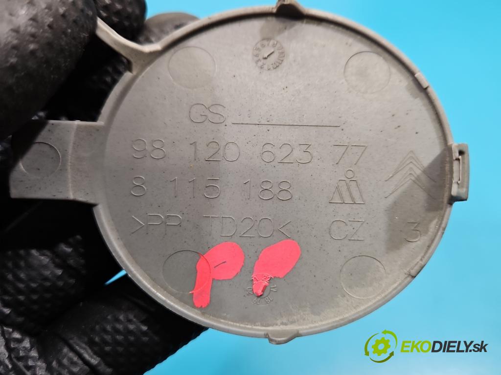 Citroen C3 III 2016-2024 1.2 12V 83 HP manual 61 kW 1199 cm3 5- blenda mriežka: nárazník pravé 9812062377