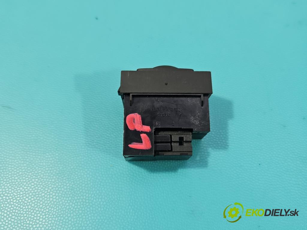 Citroen C3 III 2016-2024 1.2 12V 83 HP manual 61 kW 1199 cm3 5- prepínač ostatné 98019840ZD