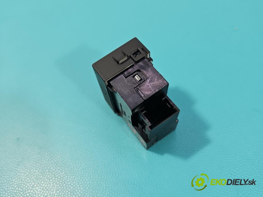 Citroen C3 III 2016-2024 1.2 12V 83 HP manual 61 kW 1199 cm3 5- prepínač ostatné 98019841ZD