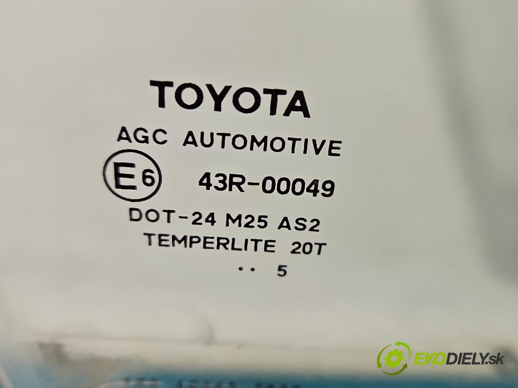 Toyota Auris II 2012-2018 1.8 16V 99 hp automatic 73 kW 1798 cm3 5- sklo dveře přední pravé