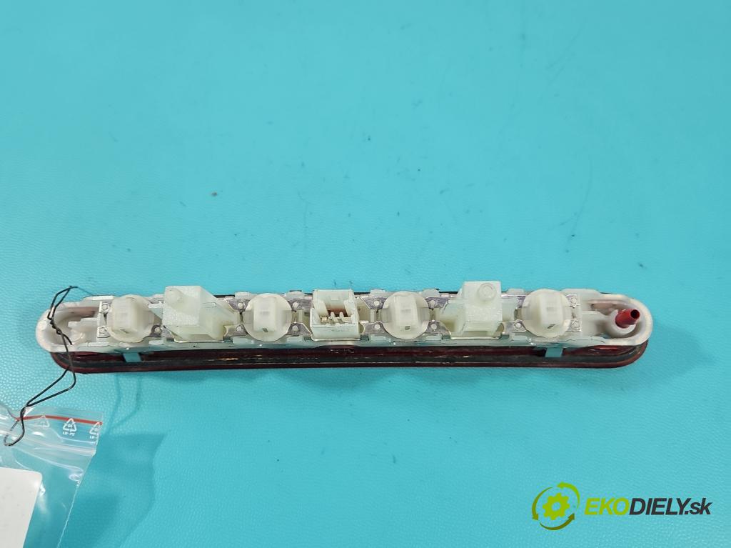 Citroen C3 III 2016-2024 1.2 12V 83 HP manual 61 kW 1199 cm3 5- světlo: stop: 9812257880