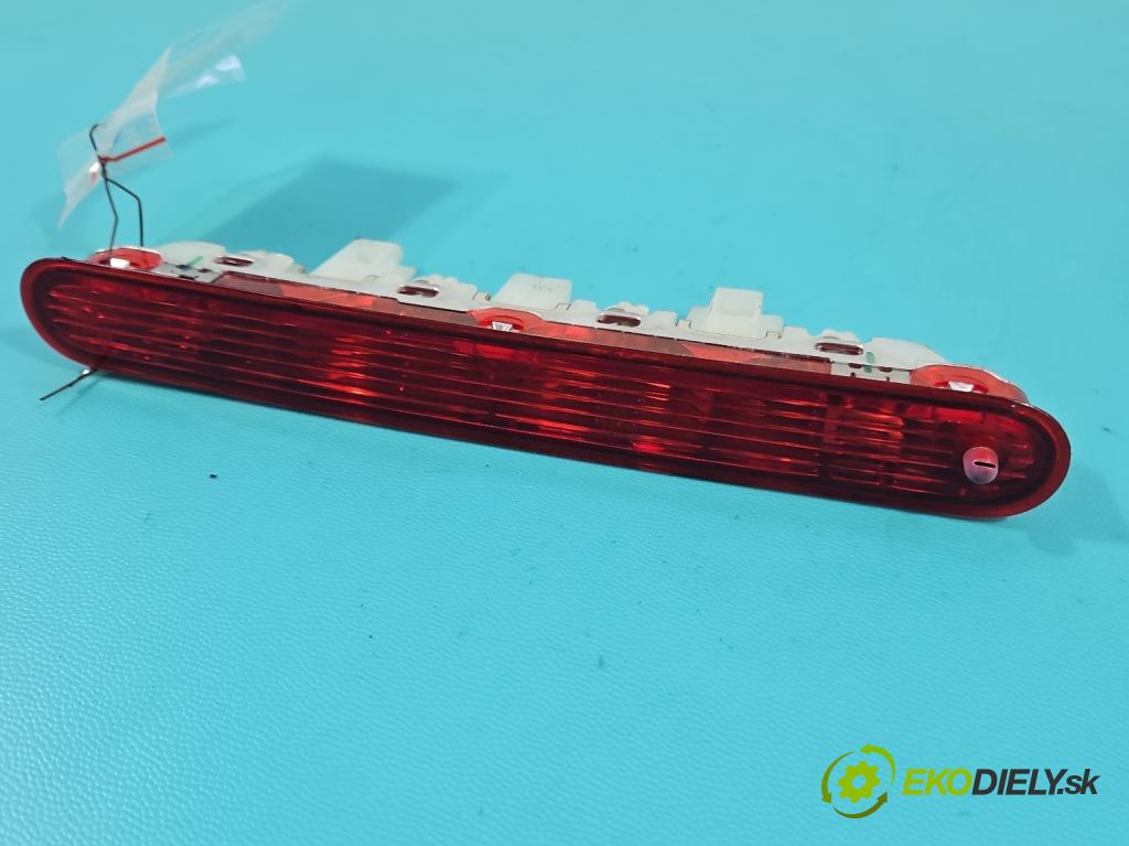 Citroen C3 III 2016-2024 1.2 12V 83 HP manual 61 kW 1199 cm3 5- světlo: stop: 9812257880