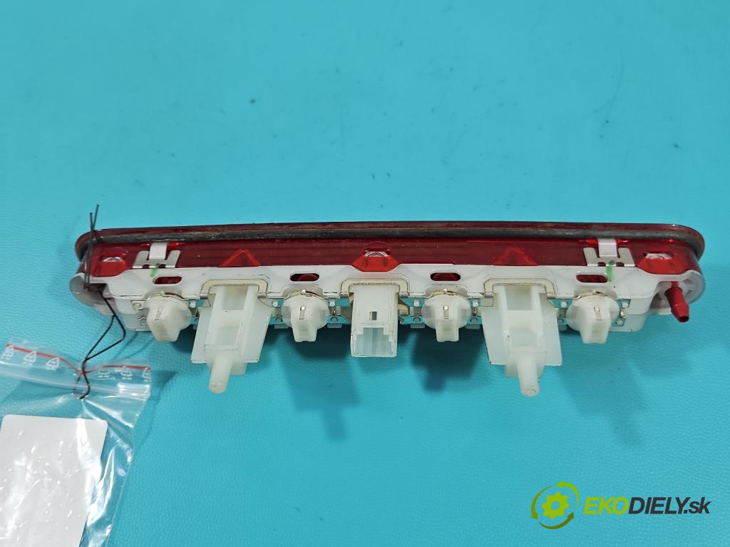 Citroen C3 III 2016-2024 1.2 12V 83 HP manual 61 kW 1199 cm3 5- světlo: stop: 9812257880