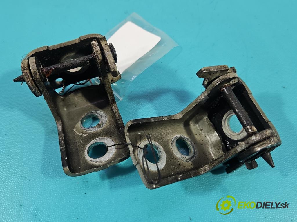 Citroen C3 III 2016-2024 1.2 12V 83 HP manual 61 kW 1199 cm3 5- Závěs: dvere predné ľavý 