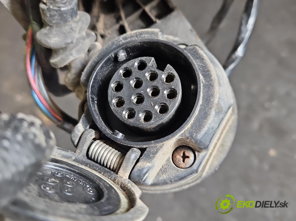 Vw Passat B6 2005-2010 2.0 tdi 140 HP manual 103 kW 1968 cm3 5- Hák: vlečení: 3C0803881F (Ťažné zariadenie)