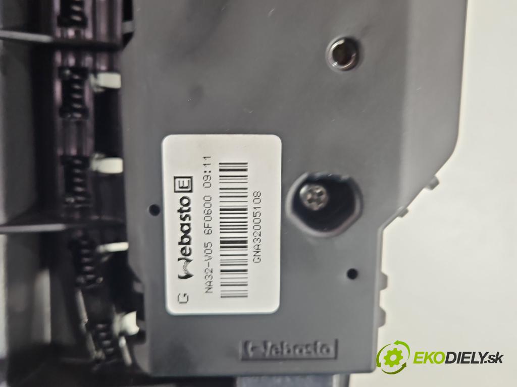 Nissan X-trail III T32 2013-2021 1.6 dci 131 hp automatic 96 kW 1598 cm3 5- Střešní okno:  (Sklo karoserie)