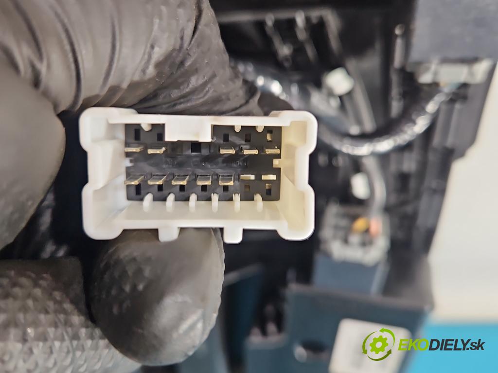 Nissan X-trail III T32 2013-2021 1.6 dci 131 hp automatic 96 kW 1598 cm3 5- Střešní okno:  (Sklo karoserie)