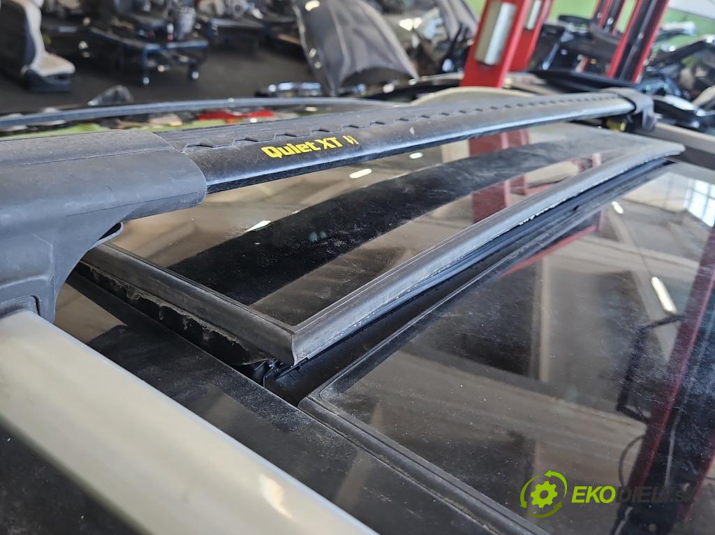 Nissan X-trail III T32 2013-2021 1.6 dci 131 hp automatic 96 kW 1598 cm3 5- Střešní okno:  (Sklo karoserie)