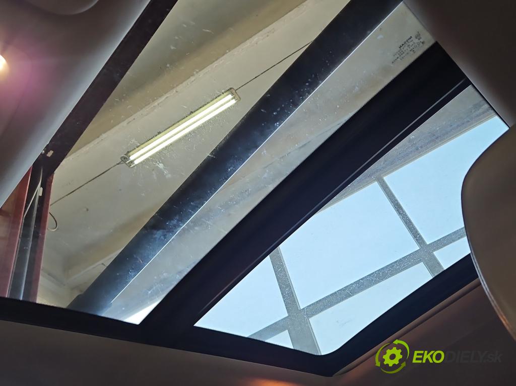 Nissan X-trail III T32 2013-2021 1.6 dci 131 hp automatic 96 kW 1598 cm3 5- Střešní okno:  (Sklo karoserie)