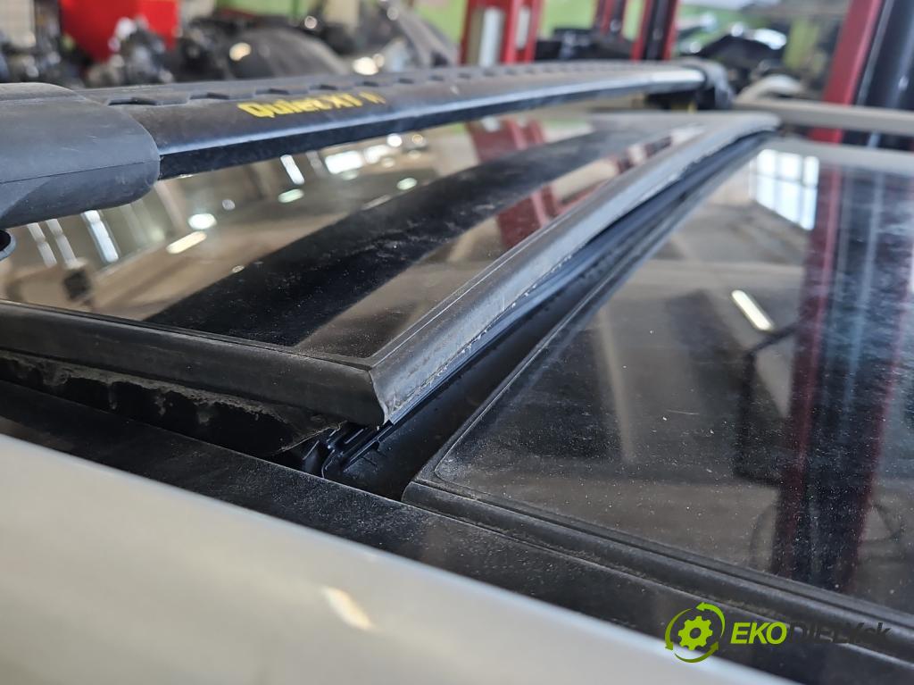 Nissan X-trail III T32 2013-2021 1.6 dci 131 hp automatic 96 kW 1598 cm3 5- Střešní okno:  (Sklo karoserie)