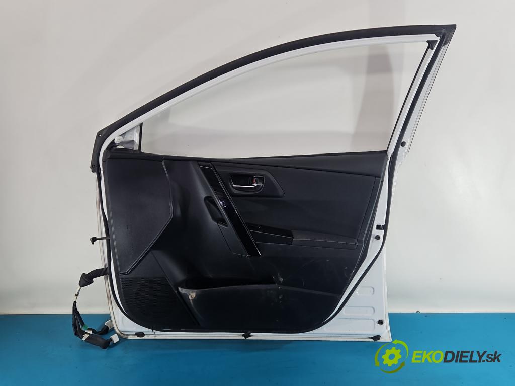 Toyota Auris II 2012-2018 1.8 16V 99 HP automatic 73 kW 1798 cm3 5- dvere predné pravé  (Kľučka dverí ostatné)