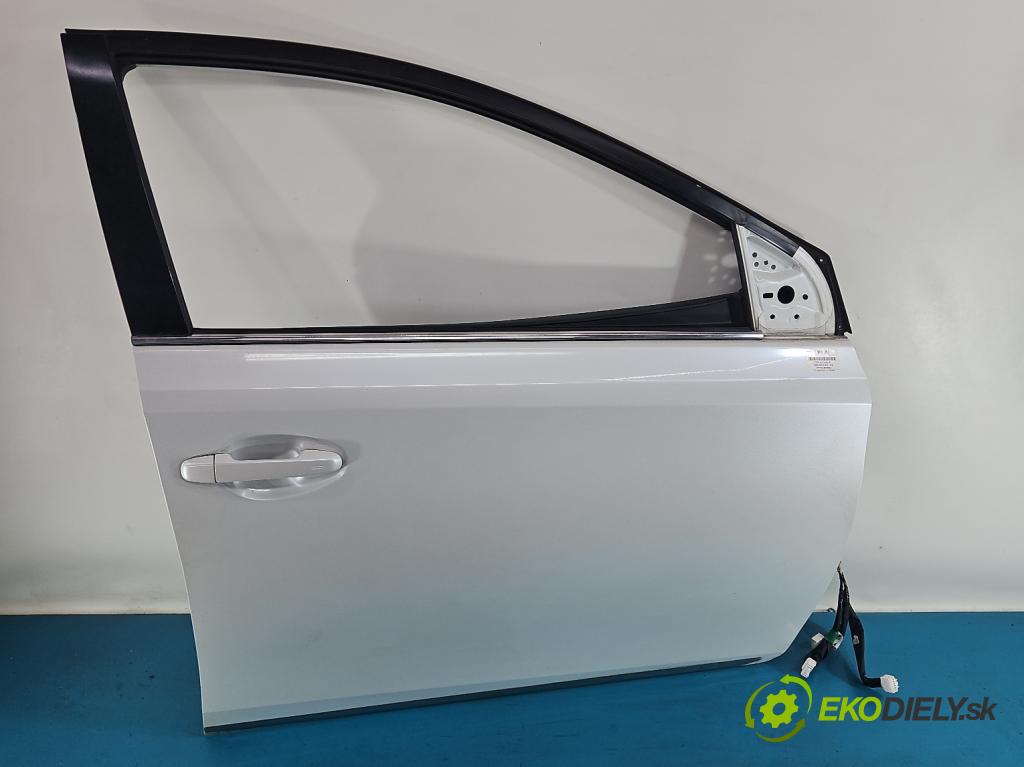 Toyota Auris II 2012-2018 1.8 16V 99 HP automatic 73 kW 1798 cm3 5- dvere predné pravé  (Kľučka dverí ostatné)