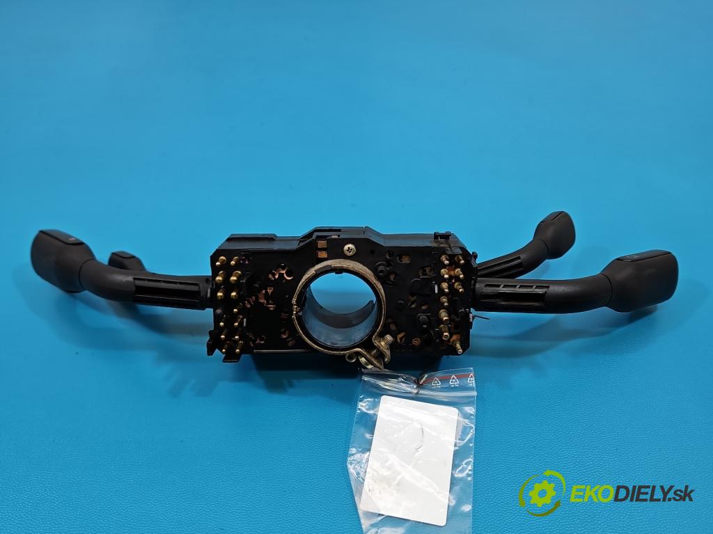 Audi 80 B3 1986-1991 1.6 8V 69KM manual 51 kW 1595 cm3 4- prepínač komplex:  (Prepínacie páčky pod volantom)