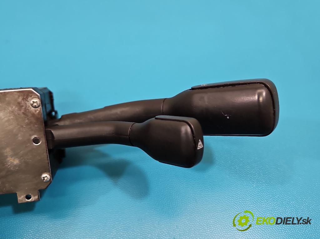 Audi 80 B3 1986-1991 1.6 8V 69KM manual 51 kW 1595 cm3 4- prepínač komplex:  (Prepínacie páčky pod volantom)