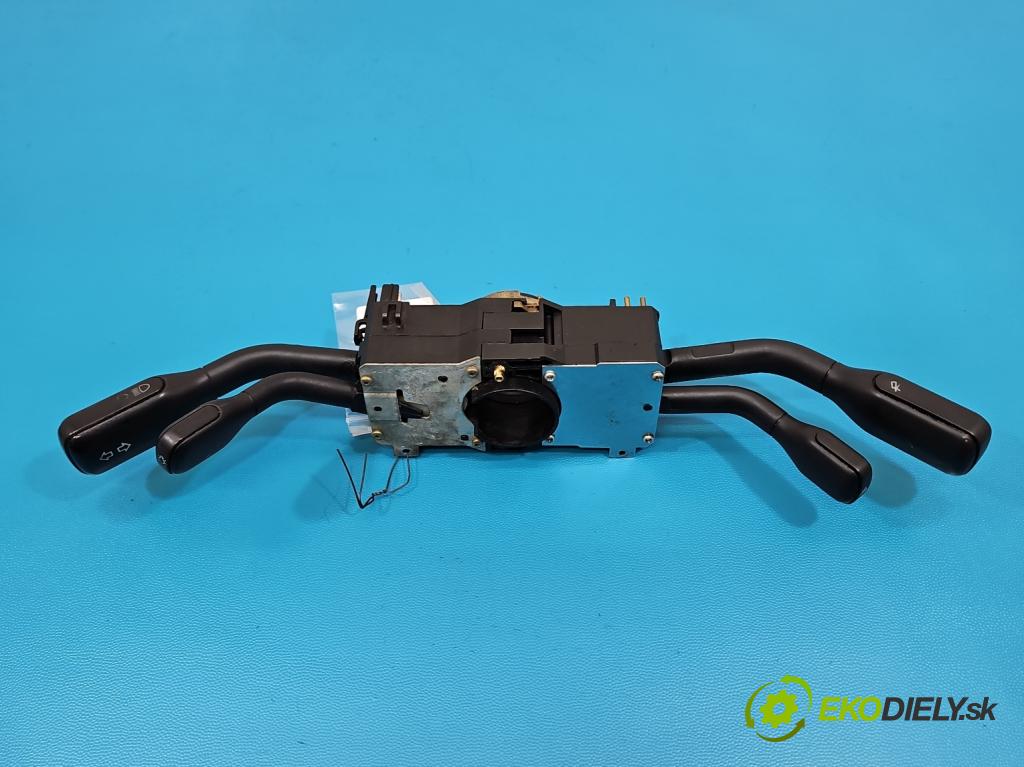 Audi 80 B3 1986-1991 1.6 8V 69KM manual 51 kW 1595 cm3 4- prepínač komplex:  (Prepínacie páčky pod volantom)