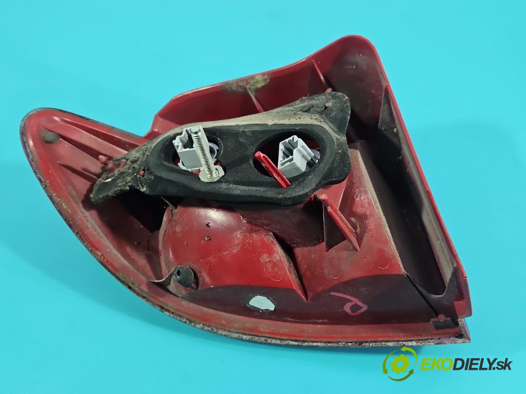 Mazda 2 I 2003-2007 1.2 16V 75 HP manual 55 kW 1242 cm3 5- svetlo / reflektor zadné pravé 3M71-13404-AM (Kľučka dverí ostatné)