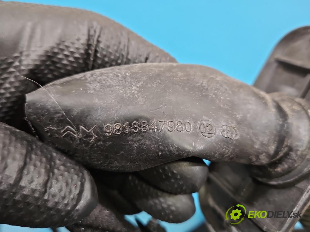 Peugeot 508 II 2018- 1.6 16V 181KM automatic 133 kW 1598 cm3 4- Zväzok: dvere predné pravých 9822491080