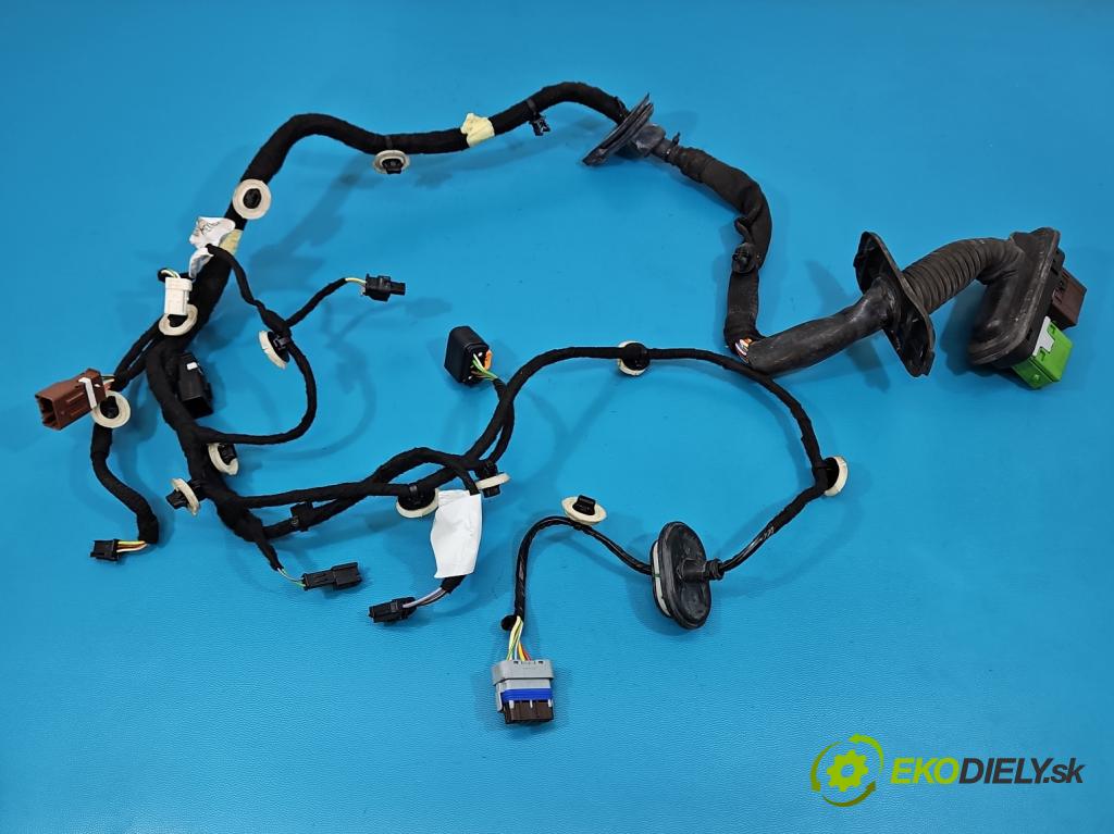 Peugeot 508 II 2018- 1.6 16V 181KM automatic 133 kW 1598 cm3 4- Zväzok: dvere predné pravých 9822491080