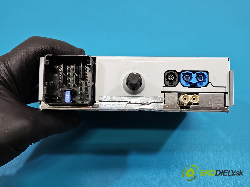 Peugeot 508 II 2018- 1.6 16V 181KM automatic 133 kW 1598 cm3 4- Navigácia: čítačka 9833499380