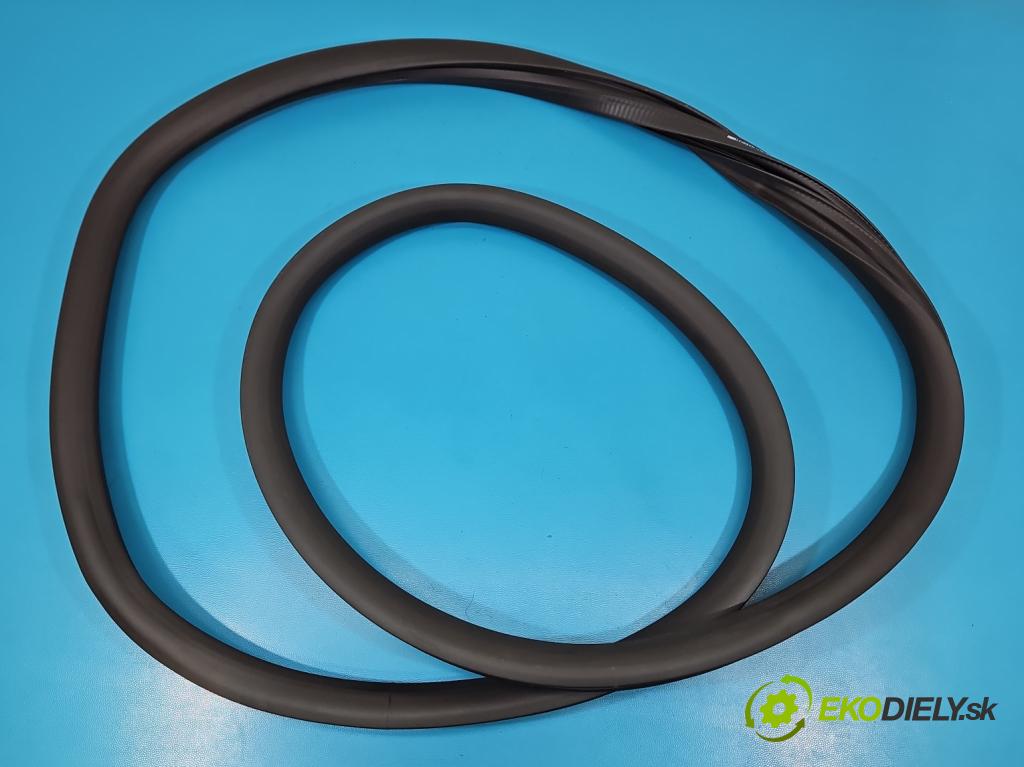 Peugeot 508 II 2018- 1.6 16V 181KM automatic 133 kW 1598 cm3 5- Těsnění: dveře zadní levé 9813388580 (Karoserie ostatní)