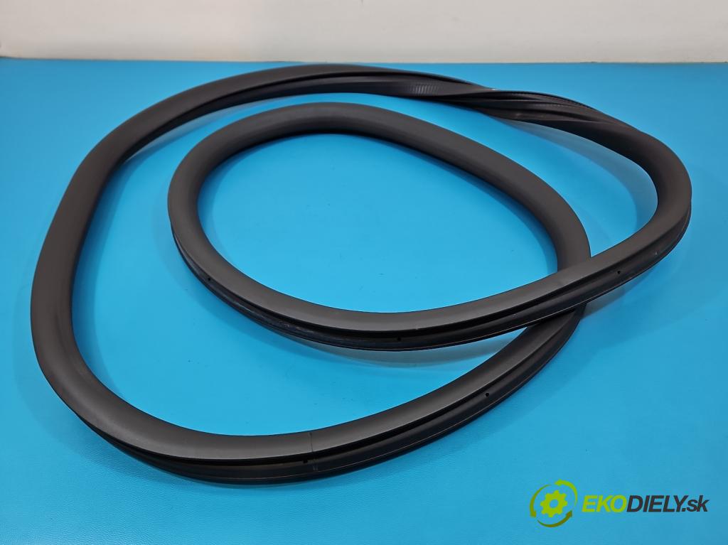 Peugeot 508 II 2018- 1.6 16V 181KM automatic 133 kW 1598 cm3 5- Těsnění: dveře zadní levé 9813388580 (Karoserie ostatní)