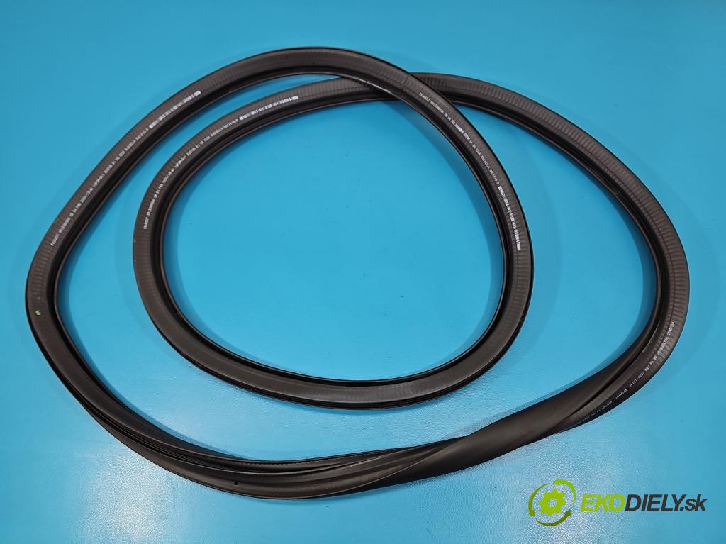 Peugeot 508 II 2018- 1.6 16V 181KM automatic 133 kW 1598 cm3 5- Těsnění: dveře zadní levé 9813388580 (Karoserie ostatní)