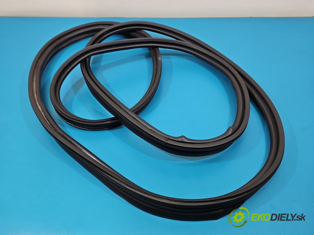 Peugeot 508 II 2018- 1.6 16V 181KM automatic 133 kW 1598 cm3 5- Těsnění: kufrové dvere 