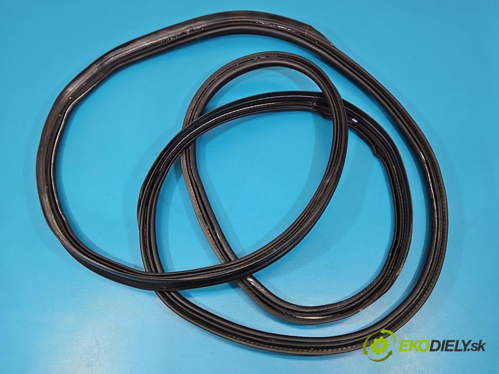 Peugeot 508 II 2018- 1.6 16V 181KM automatic 133 kW 1598 cm3 5- Těsnění: kufrové dvere