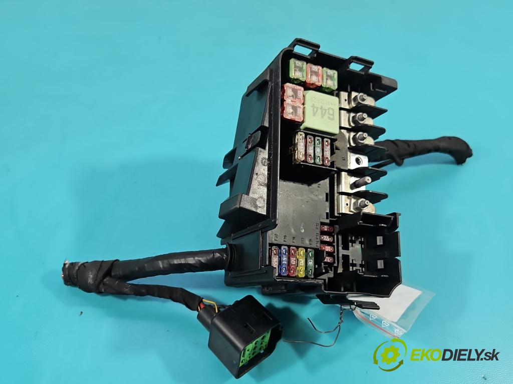 Skoda Rapid 2012-2019 1.4 tdi 90 hp manual 66 kW 1422 cm3 5- skříňka pojistková 6C0907361F (Pojistková skříňka)